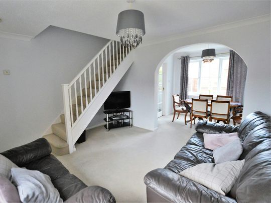 Clover Gardens, Stamford, PE9 - Photo 1