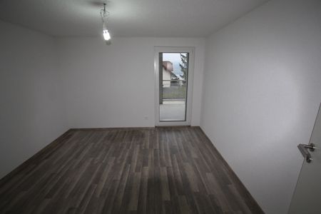 EG 4.5 Zim.-Wohnung modernes frisch saniertes Gebäude mit Terrasse in Birrwil - Photo 3
