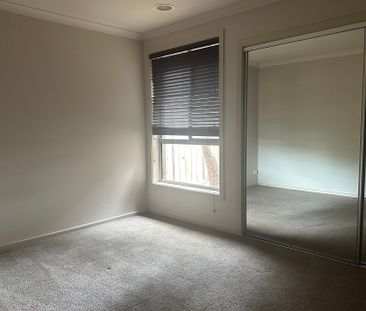 Large Living in the Alamanda School Zone - Photo 4