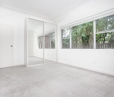 Ultra-Convenient Affordable Neutral Bay Living - Photo 3
