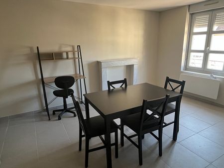 Location Appartement 2 pièces 43m² - Photo 2