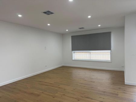 LOVELY 4 BEDROOM HOME - Photo 5