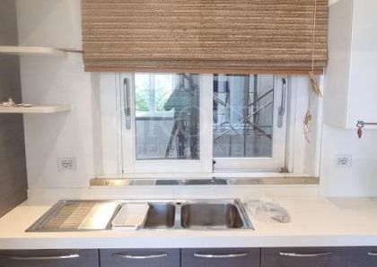 Parioli-Piazza delle Muse: Restored 3 bedroom, 3 Bath, spacious living, kitchen, balcony, near park, master bed & 2 single bedrooms. Ref 1045