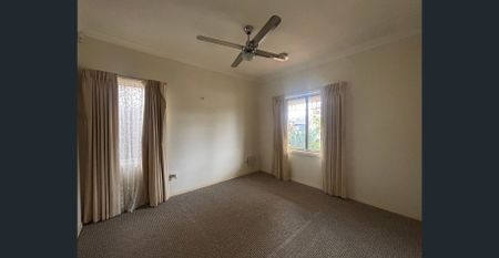 Charming Cottage Living in Caroline Springs - Photo 3