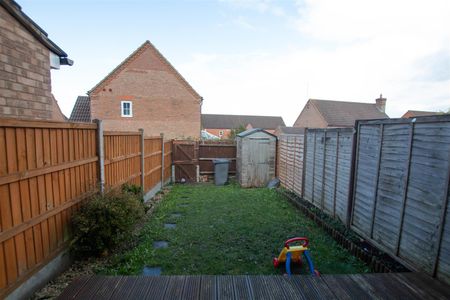 Henderson Close, Haverhill - Photo 5