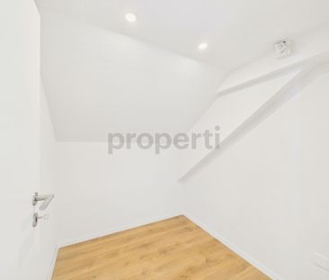 Modern 3.5-room penthouse apartment with balcony in Niederurnen - Photo 4