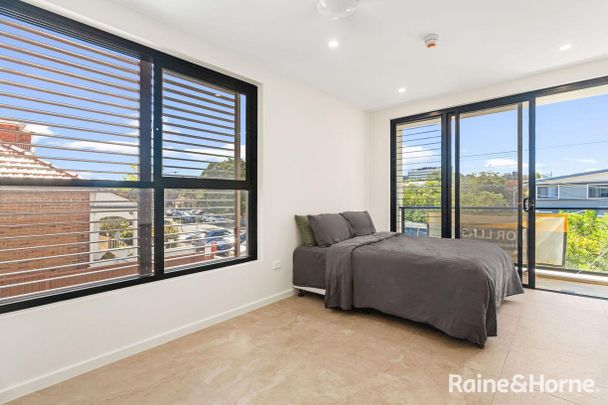 Comfortable Kingsford Living with Excellent Convenience - Photo 1