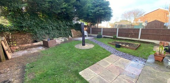 3 bedroom semi-detached house to rent - Photo 2