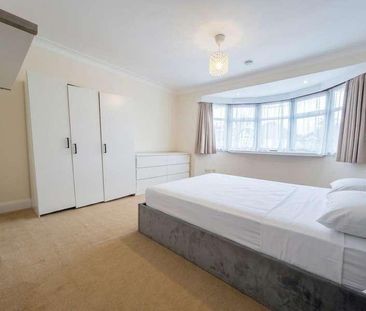 Selvage Lane, Mill Hill, NW7 - Photo 4