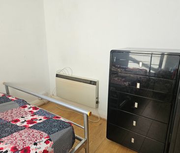 Room in a Shared Flat, London, SW11 - Photo 6