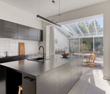 TE HUUR - Op zoek naar een stijlvol en uniek herenhuis met 5 slpk i... - Foto 3