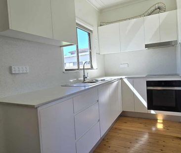 Modern Family Living - Photo 6