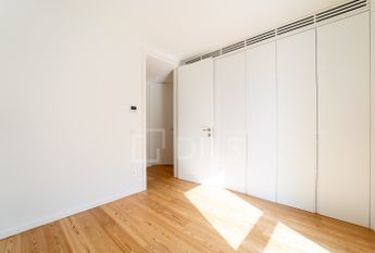 Apartamento T3 com varanda, novo, com vista mar, em Vila Nova de Gaia
