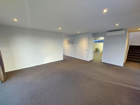 Spacious family Home in Millwater - Photo 1
