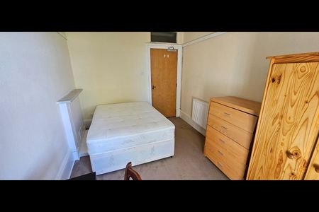 3 Bed Flat, Athole Gardens, G12 - Photo 3