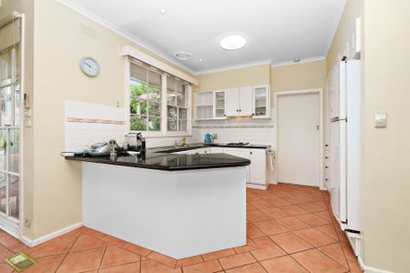 Thinking of selling? Contact our agent - Photo 5