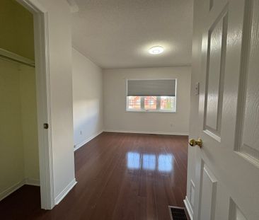 For Lease - 830 Avonshire Court Unit# Entire Property, Mississauga,... - Photo 6