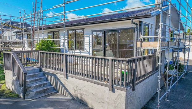 Renovated home Otara with Utility rooms - Photo 1