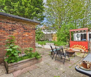 5 bedroom semi-detached house to rent - Photo 6