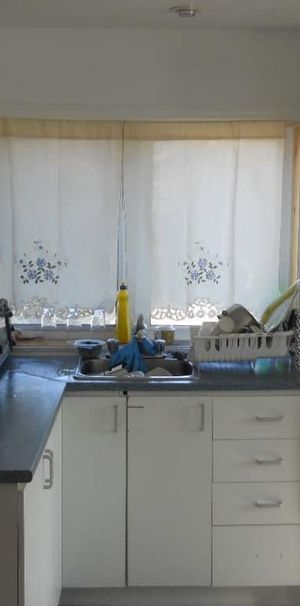 Voici un 4 et demi dans un quartier tranquille pour 1330$ à Laval - Photo 1