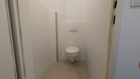 NEU - Lichtdurchflutetes Dachstudio mit Top-Anbindung nahe Donaukanal - Photo 2