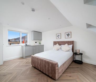 6 bedroom property to rent - Photo 2