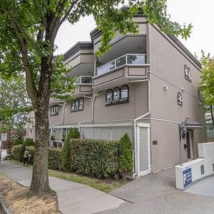 2416 Birch Street, Vancouver (Furnished) - 1BR/1BA Fairview Suite! - Photo 2