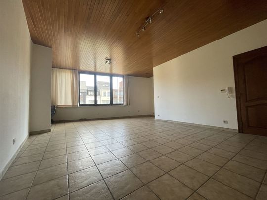 Ruim appartement met eigen inkom te huur in hartje centrum onmiddellijk beschikbaar - Photo 1
