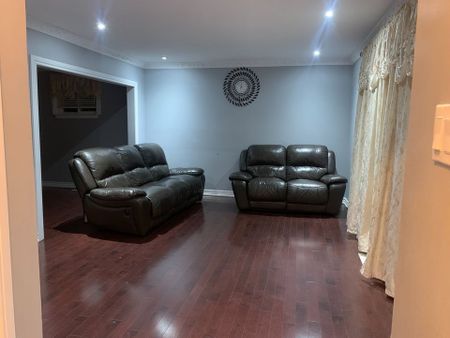 For Lease - 275 Tower Drive, Toronto, Ontario - Photo 4