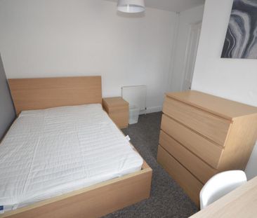 6 bedroom semi-detached house to rent - Photo 6