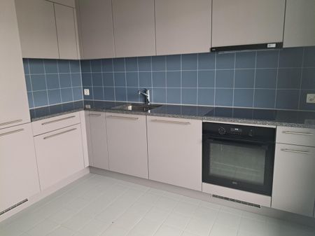 APPARTEMENT RENOVE AVEC BALCON ET ASCENSEUR - Photo 3