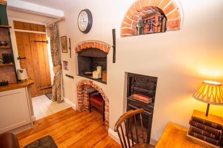 Charming, fully furnished 1 bedroom cottage in Kersey, Suffolk - Photo 2