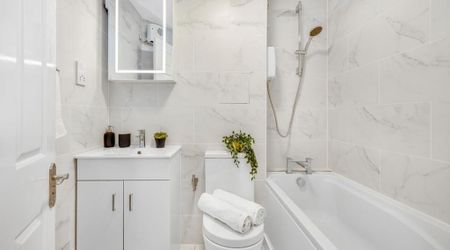 1 bedroom serviced apartment to rent - Photo 5