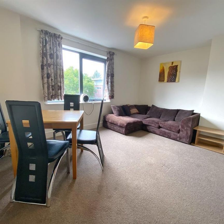 1 bedroom Flat To Let - Photo 1