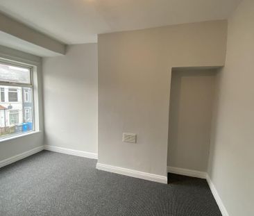 2 bedroom end of terrace house to rent - Photo 5