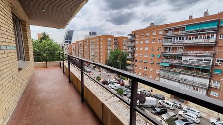 Calle de Mauricio Legendre, Madrid, Community of Madrid 28046 - Photo 2