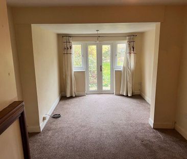 4 bedroom semi-detached house to rent - Photo 3