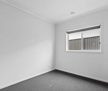 Relaxed Curlewis Living With Space - Photo 2