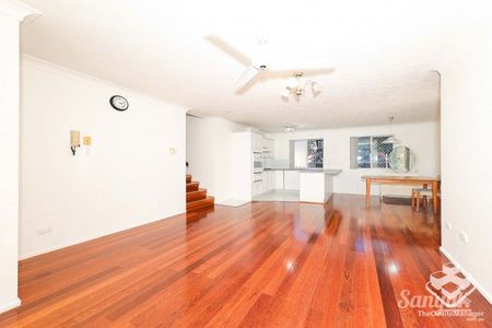 Hurry! Secure Your Dream Rental in Indooroopilly Today! - Photo 3