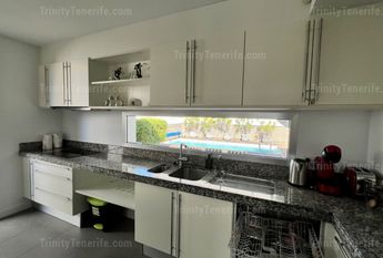 Short term rental of the luxury modern villa in El Duque / VILLA TESORO EL DUQUE