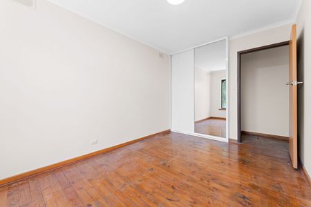 Fantastic home offers convenient location and spacious living - Photo 2