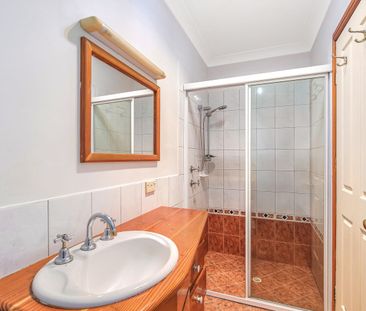 EXPANSIVE FAMILY RETREAT - Photo 5