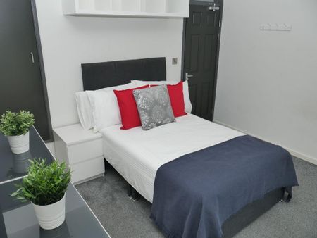 4 bedroom terraced house to rent - Photo 5