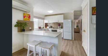 Furnished Family Home in Unbeatable Location! - Photo 5