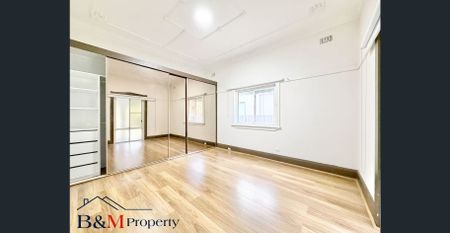 Full-Brick Bungalow on a Wide 695sqm Block in a Prime Roseville Location - Photo 3