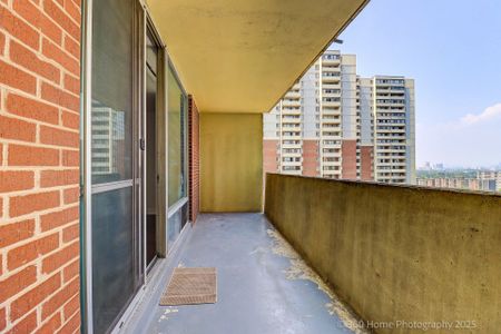 For Lease - 5 Massey Square Unit# 1819, Toronto, Ontario - Photo 3