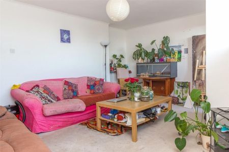 3 bedroom flat to rent - Photo 3