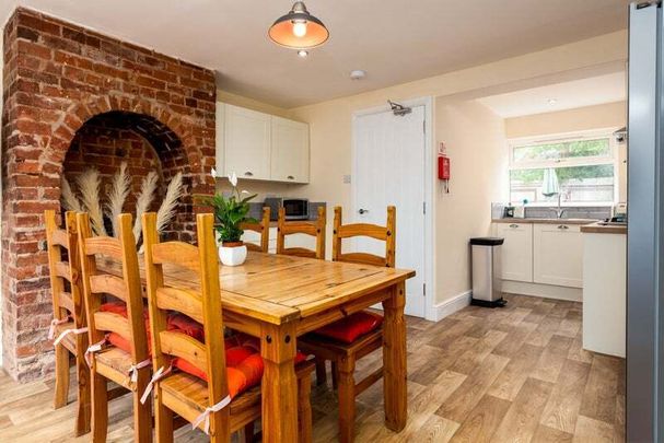 1 bedroom house share to rent - Photo 1