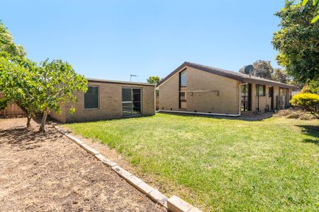 Fantastic Family Home in Excellent School Zones! - Photo 2