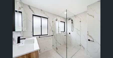 Beautiful Family Home - Photo 3